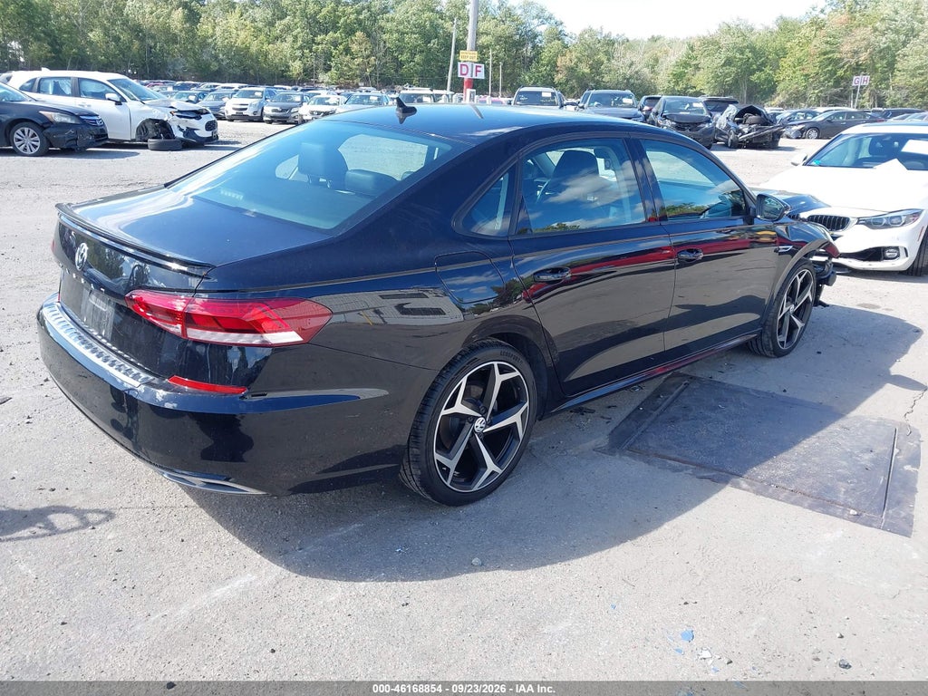 2020 Volkswagen Passat 2.0T R-Line photo 4