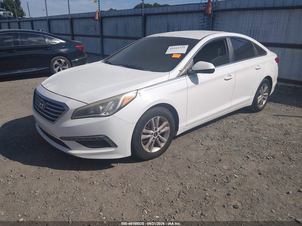 2015 Hyundai Sonata SE photo 2