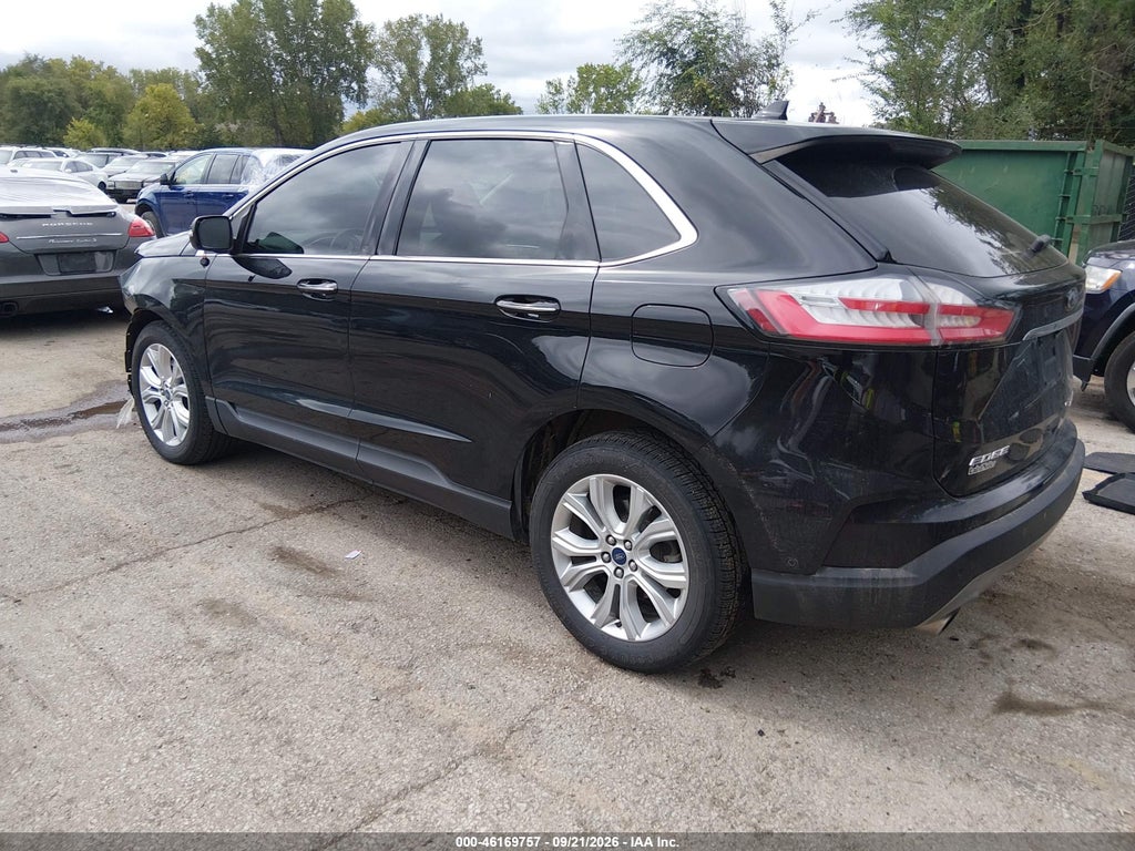 2020 Ford Edge Titanium photo 3