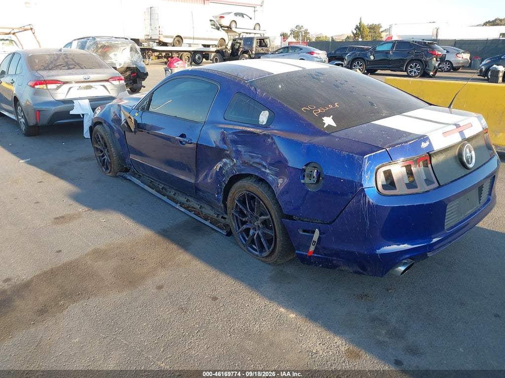 2013 Ford Mustang V6 photo 3