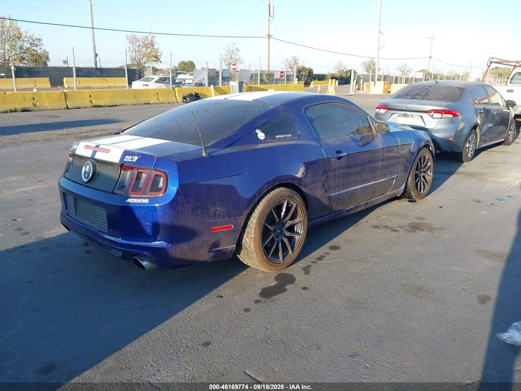 2013 Ford Mustang V6 photo 4