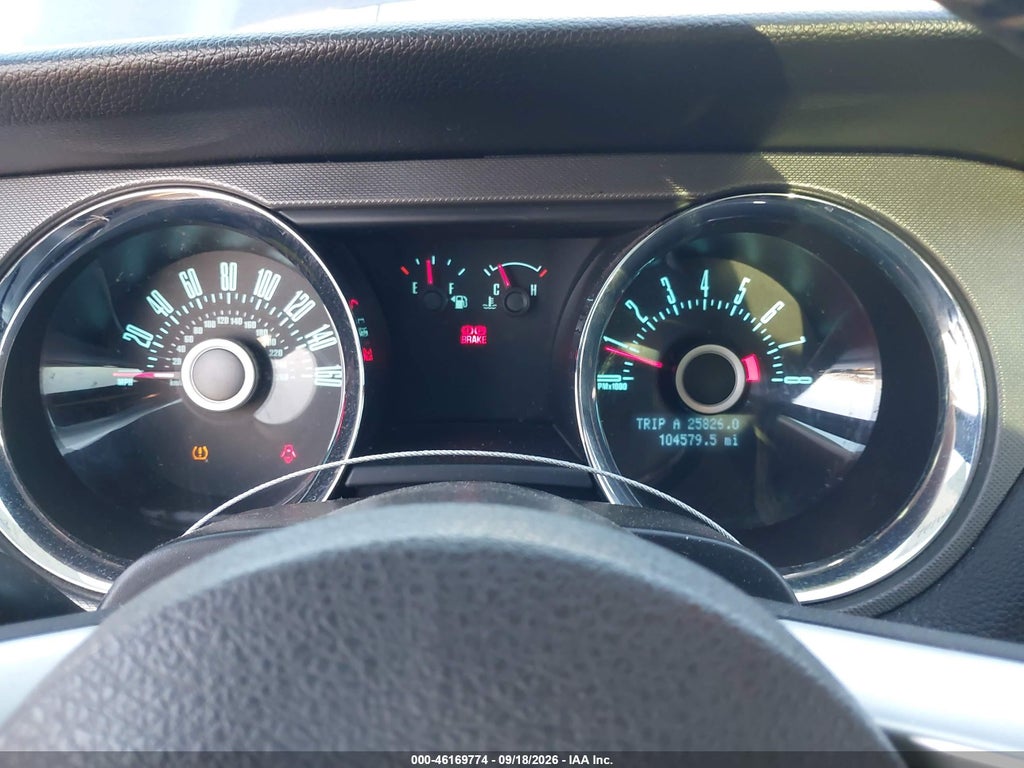 2013 Ford Mustang V6 photo 7