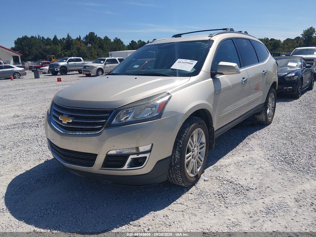 2015 Chevrolet Traverse 1LT photo 2