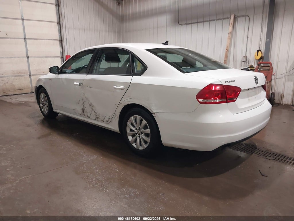 2015 Volkswagen Passat 1.8T Wolfsburg Edition photo 3