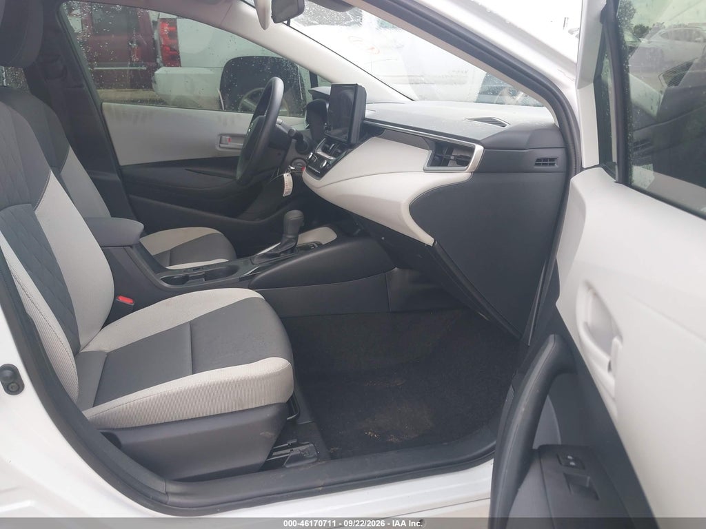 2025 Toyota Corolla Hybrid LE photo 5
