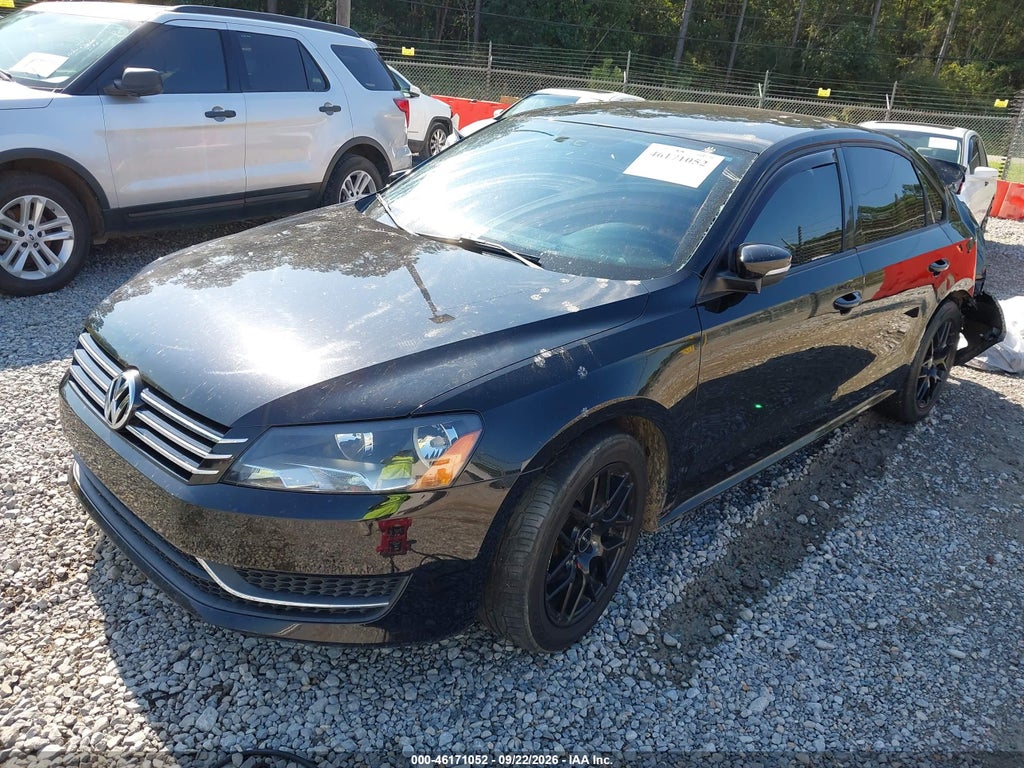 2013 Volkswagen Passat 2.5L S photo 2