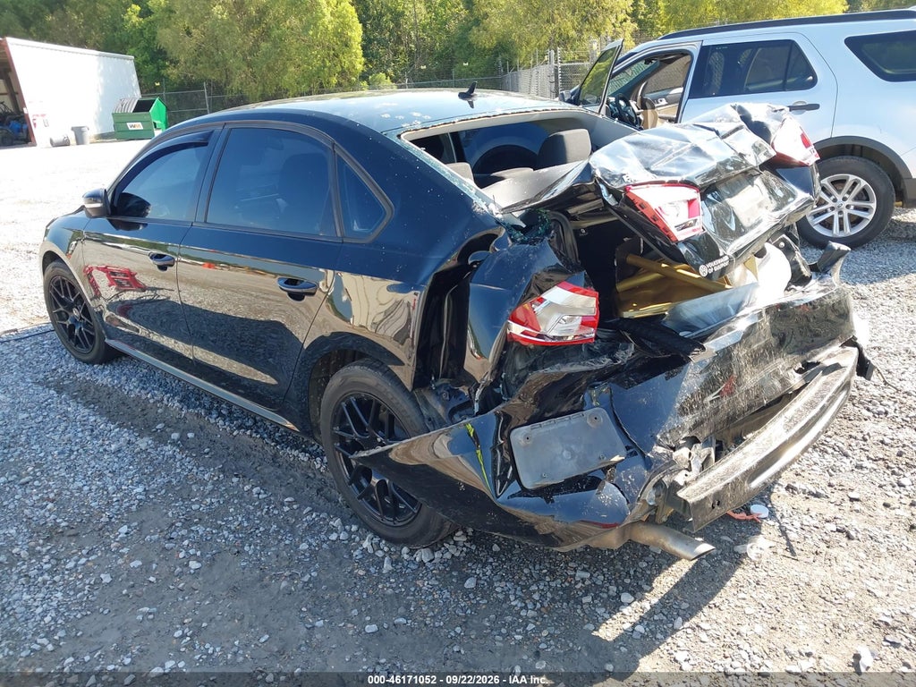 2013 Volkswagen Passat 2.5L S photo 3