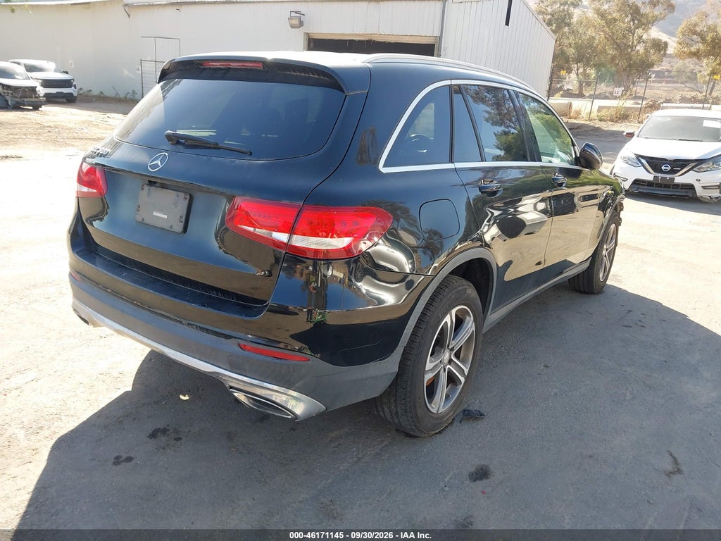2016 Mercedes-Benz GLC 300 photo 4
