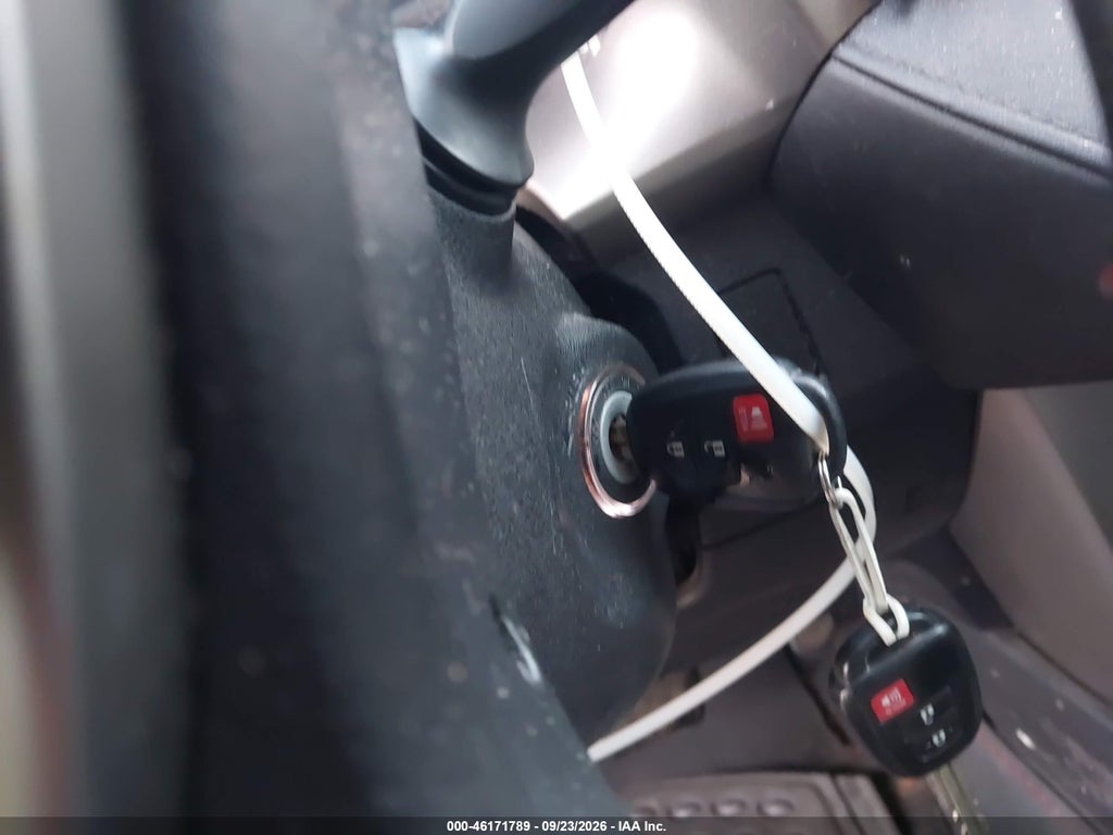 2015 Toyota RAV4 LE photo 11