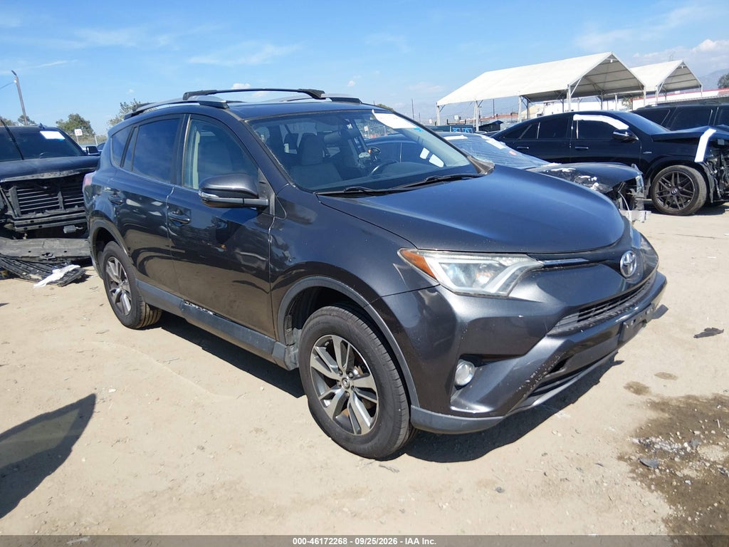 2016 Toyota RAV4 XLE photo 1