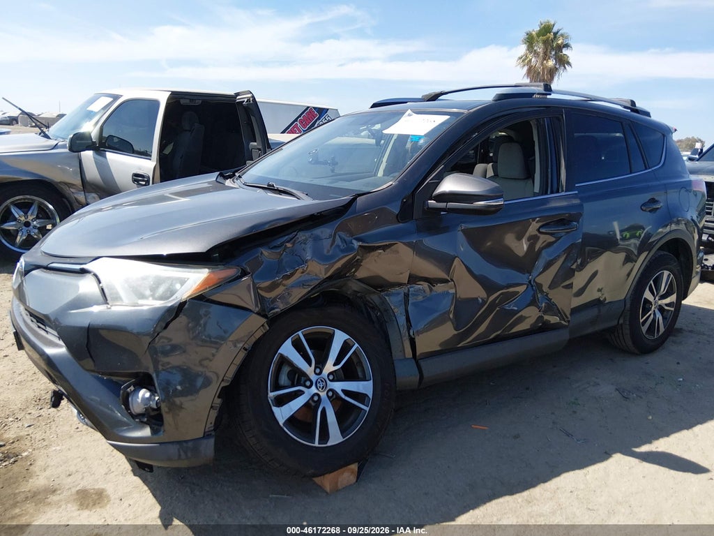 2016 Toyota RAV4 XLE photo 6