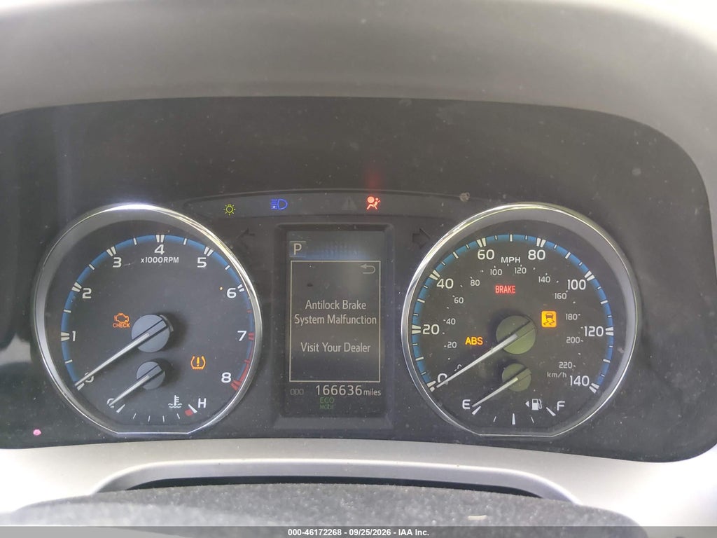 2016 Toyota RAV4 XLE photo 7