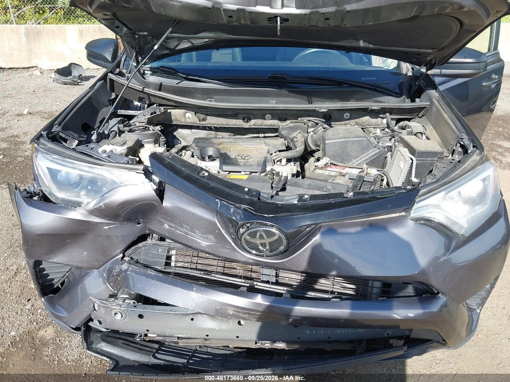 2018 Toyota RAV4 LE photo 10