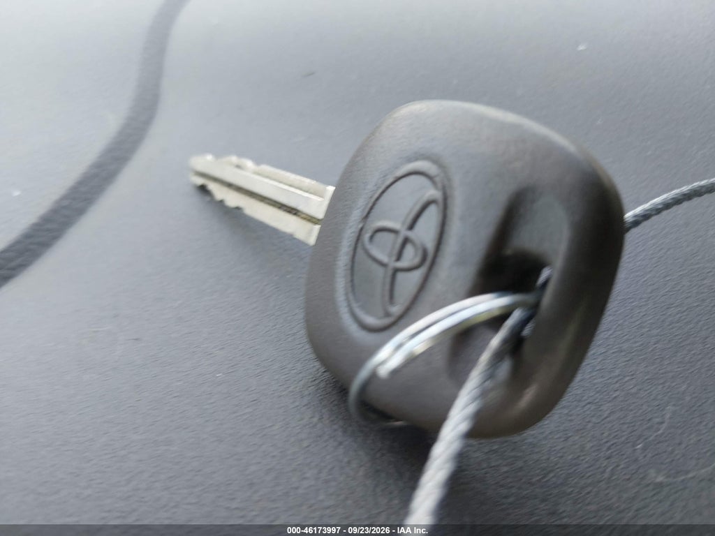 2010 Toyota Corolla LE photo 11