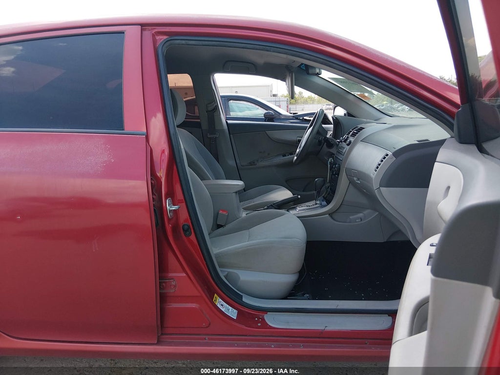 2010 Toyota Corolla LE photo 5