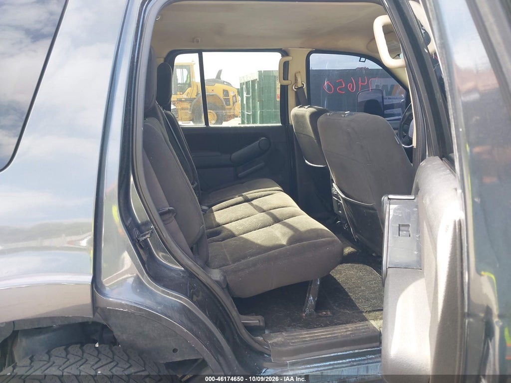 2010 Ford Explorer XLT photo 8