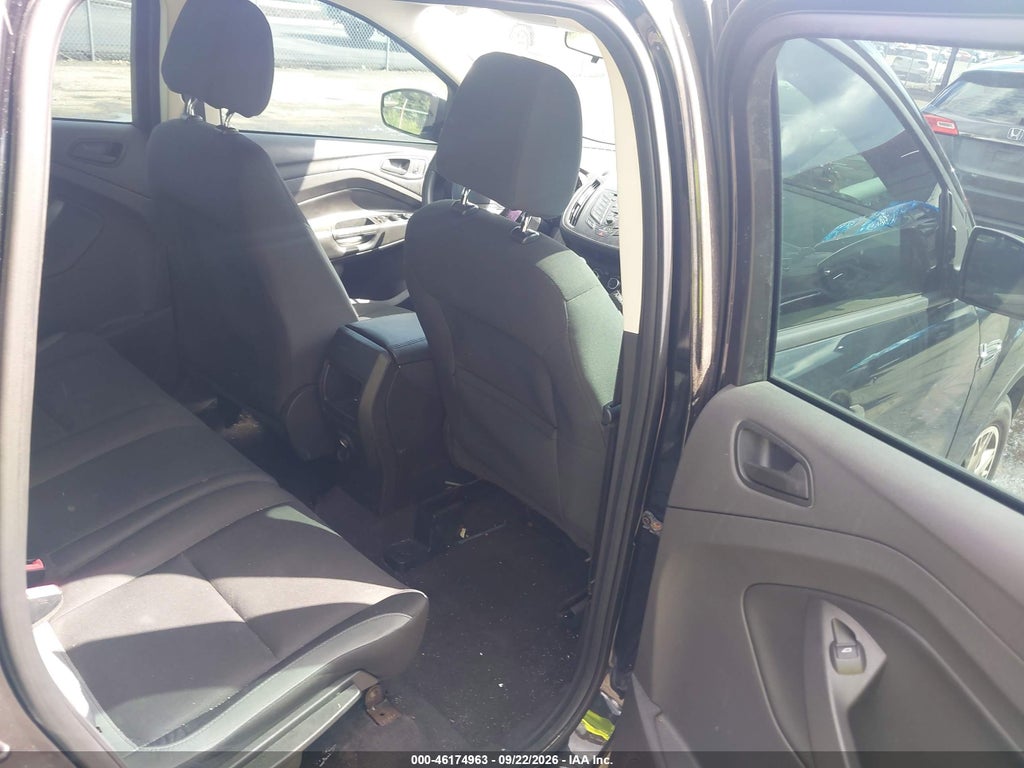 2015 Ford Escape S photo 8