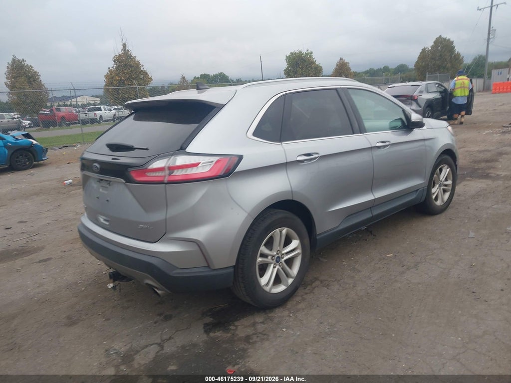 2020 Ford Edge SEL photo 4
