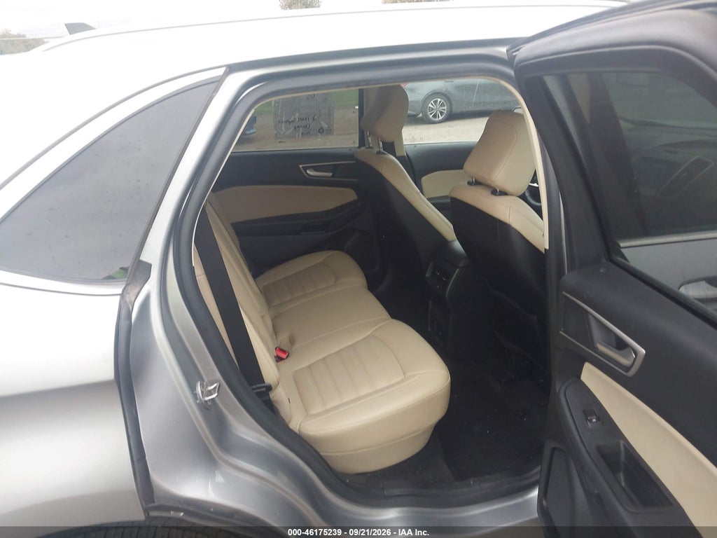 2020 Ford Edge SEL photo 8