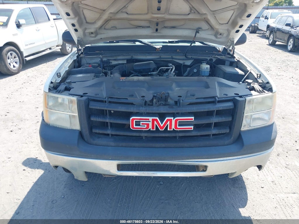 2009 GMC Sierra 1500 Work Truck photo 10
