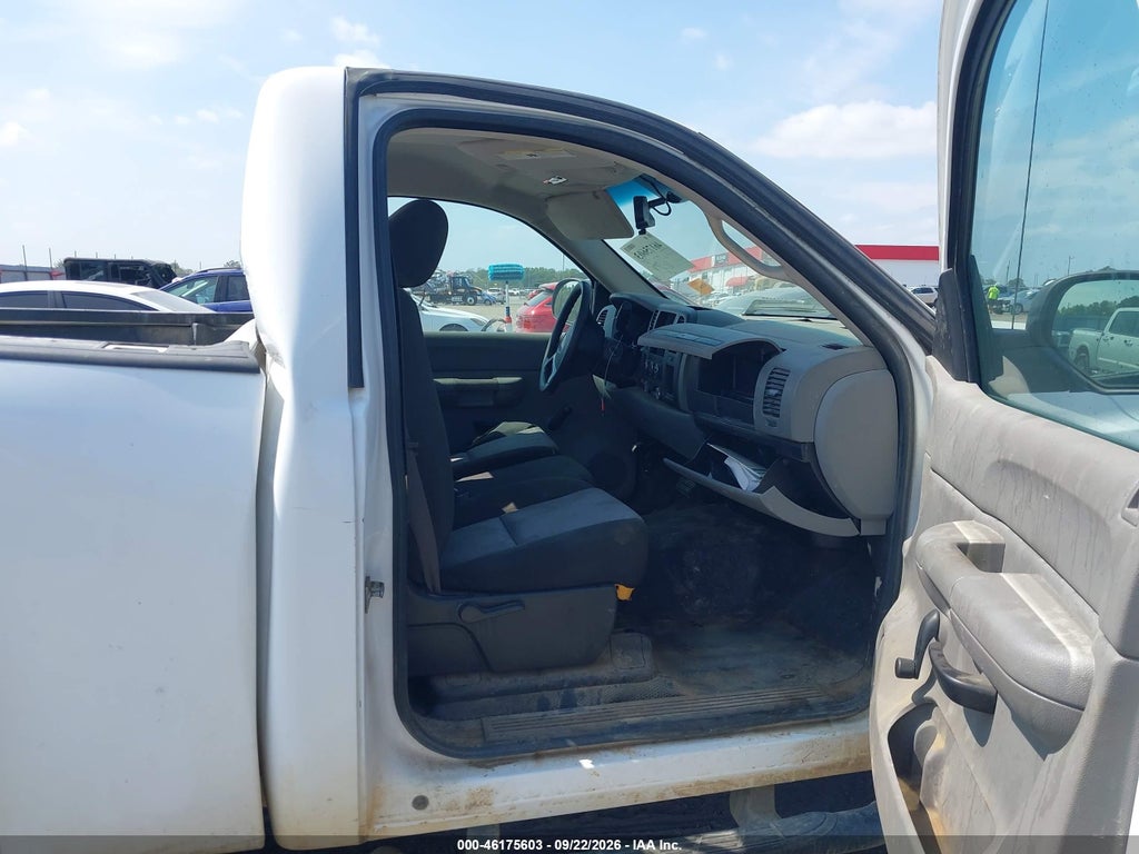 2009 GMC Sierra 1500 Work Truck photo 8
