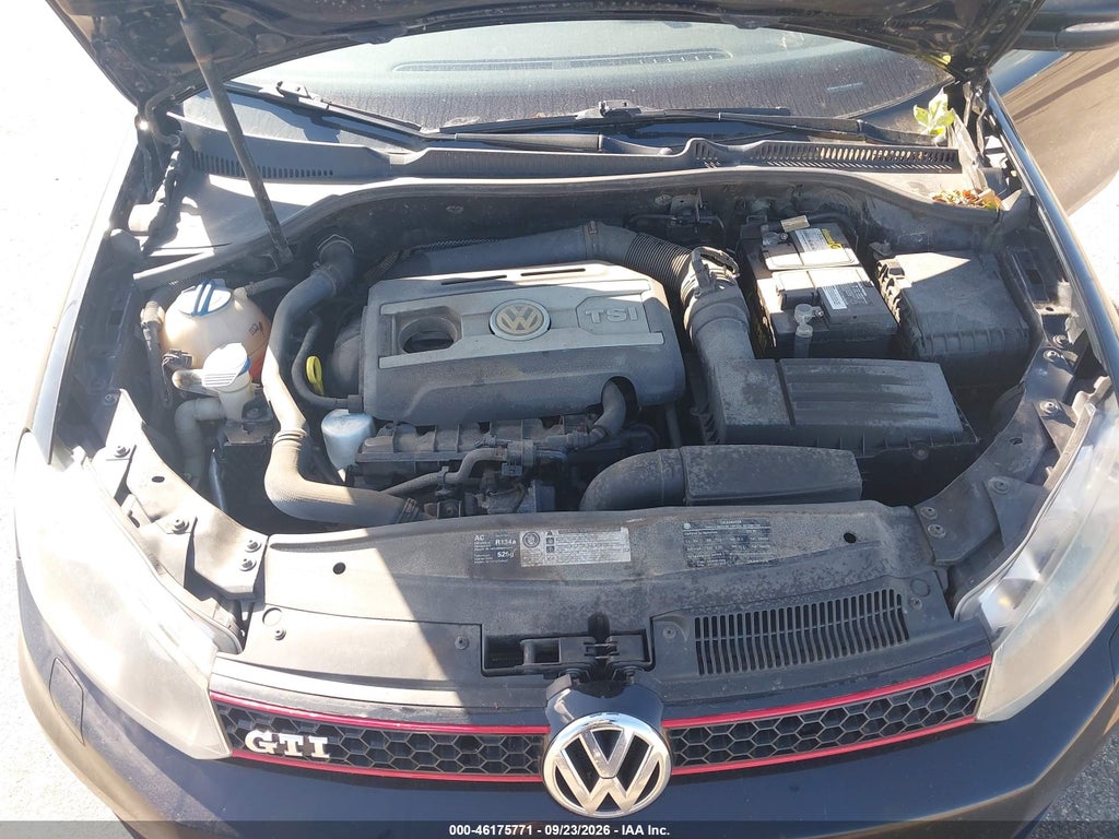 2010 Volkswagen GTI 4-Door photo 10