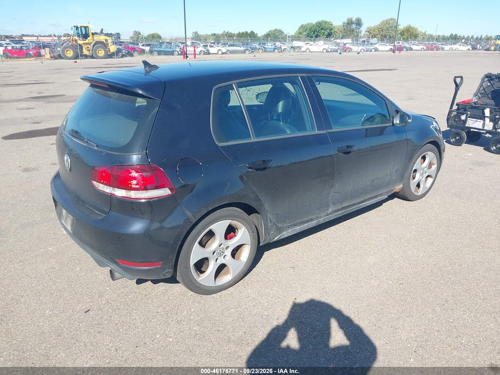 2010 Volkswagen GTI 4-Door photo 4