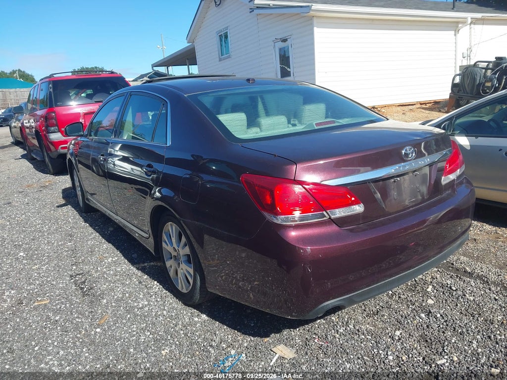 2012 Toyota Avalon photo 3