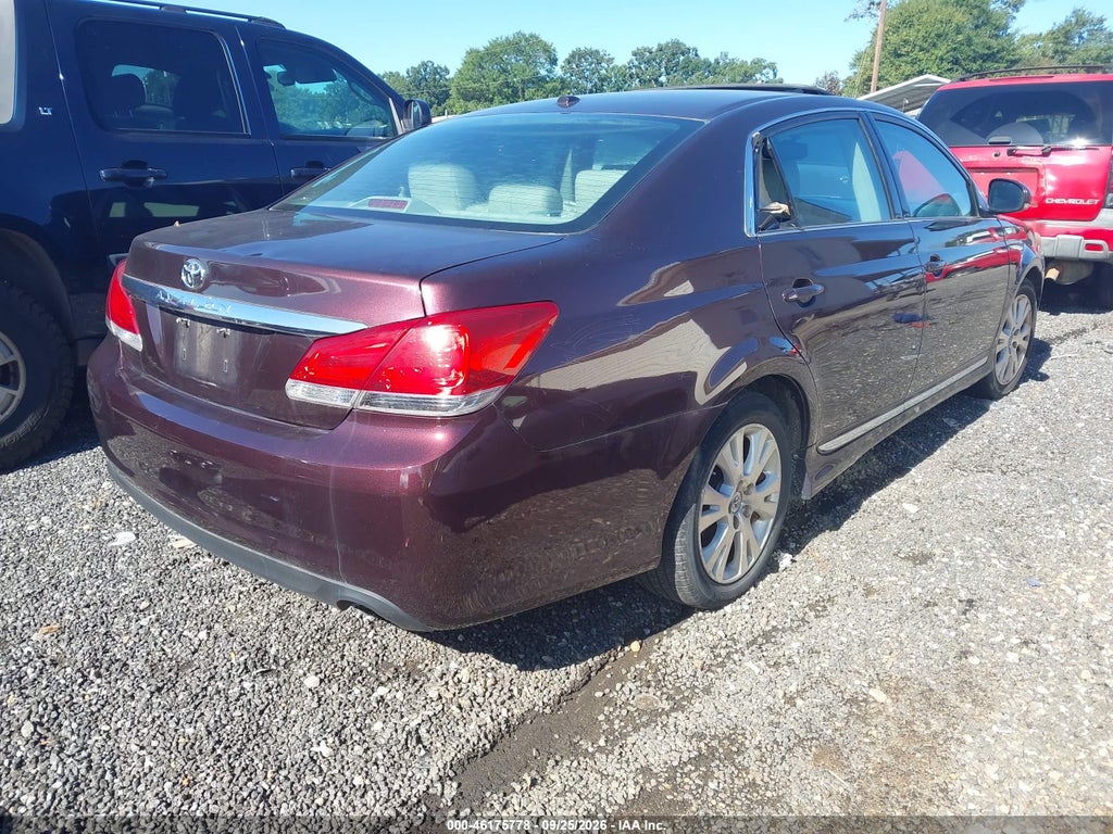2012 Toyota Avalon photo 4