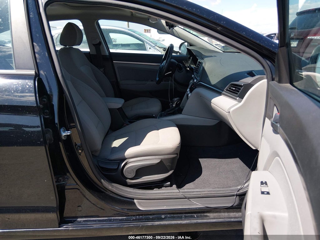 2020 Hyundai Elantra Value Edition photo 5