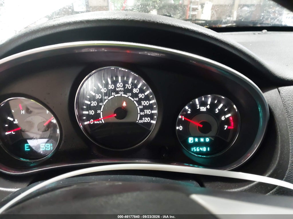 2013 Chrysler 200 Touring photo 7