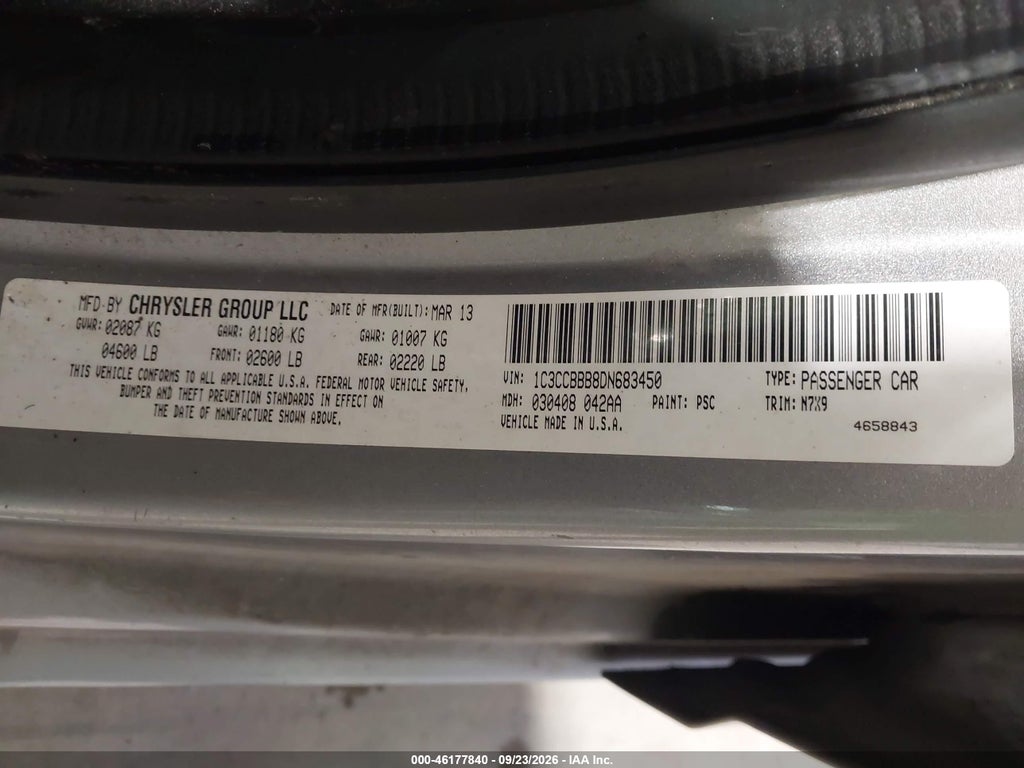 2013 Chrysler 200 Touring photo 9