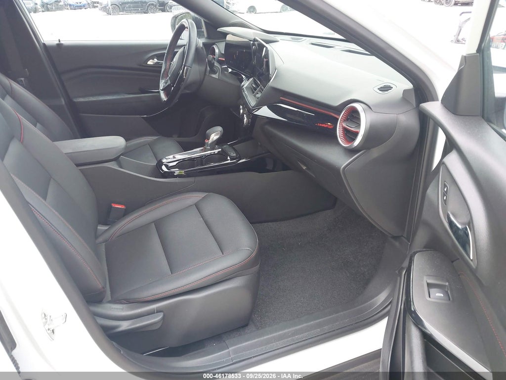 2025 Chevrolet Trax FWD 2RS photo 5
