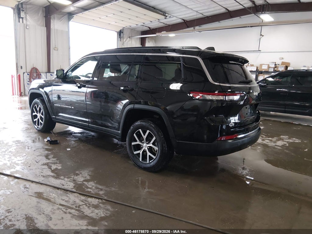 2025 Jeep Grand Cherokee L Limited 4X4 photo 3