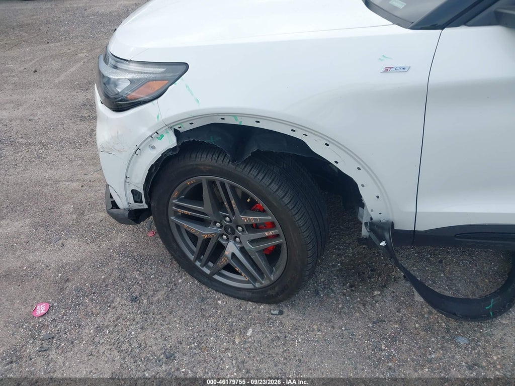 2026 Ford Explorer ST-Line photo 6