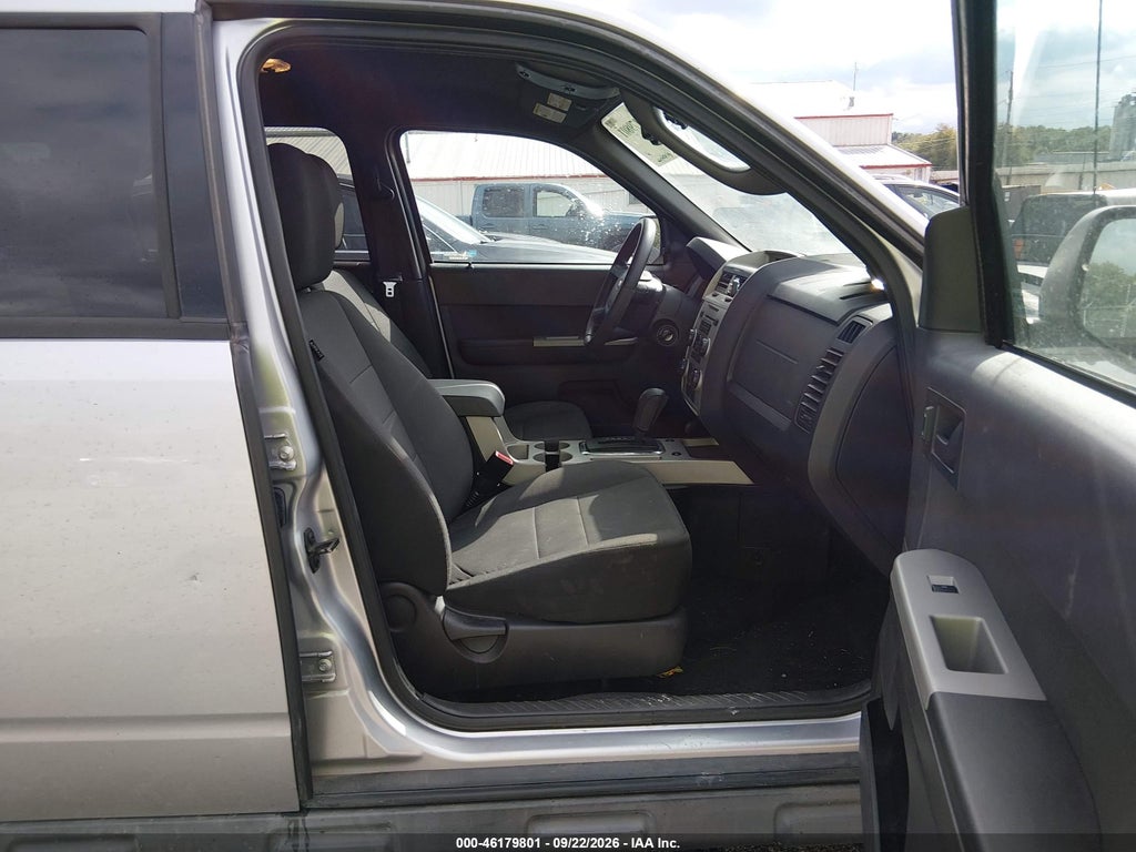 2011 Ford Escape XLT Automatic photo 5