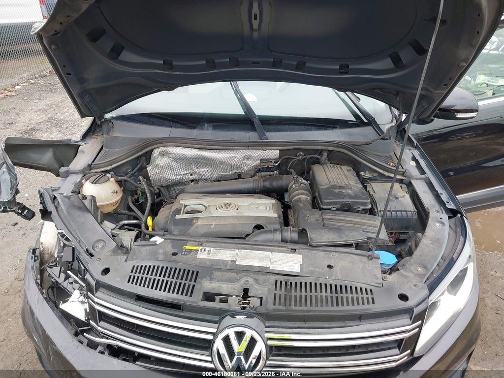 2017 Volkswagen Tiguan 2.0T Wolfsburg Edition photo 10