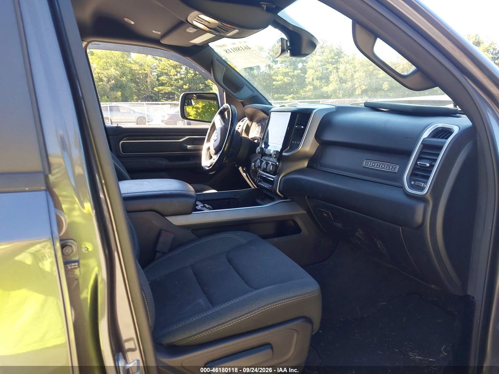 2020 Ram 1500 BIG Horn 4X4 6'4 Box photo 5
