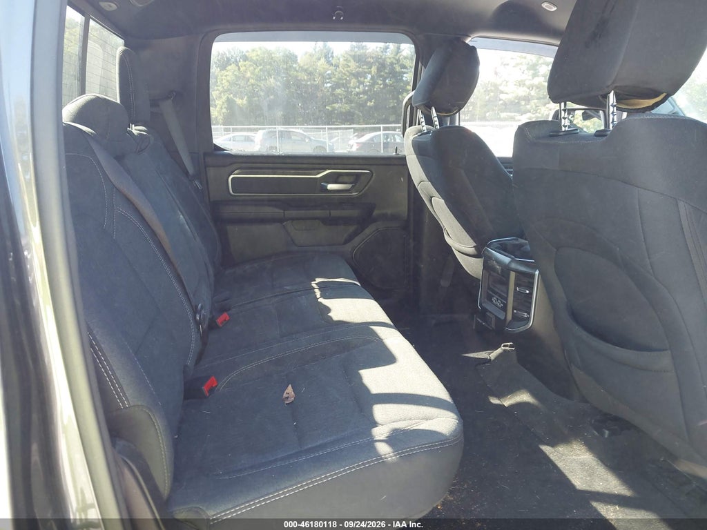 2020 Ram 1500 BIG Horn 4X4 6'4 Box photo 8