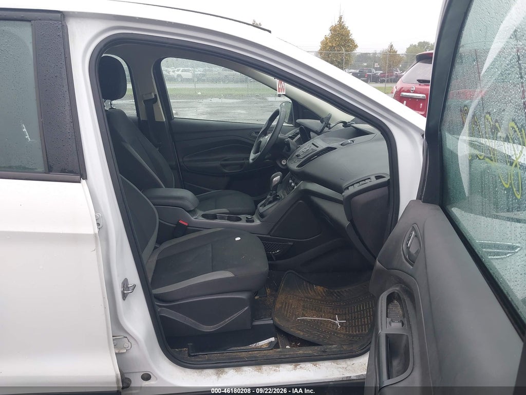 2016 Ford Escape S photo 5