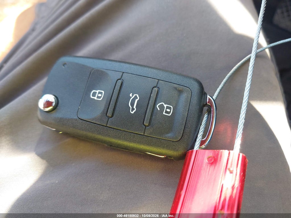 2014 Volkswagen Passat 1.8T SEL Premium photo 11