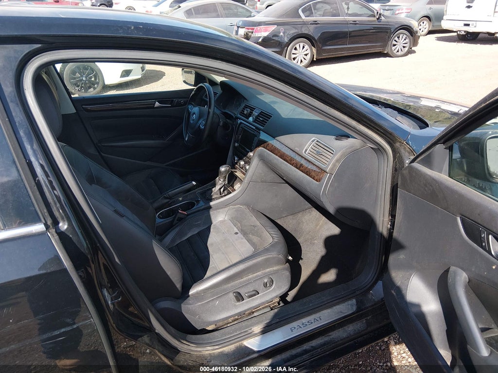 2014 Volkswagen Passat 1.8T SEL Premium photo 5
