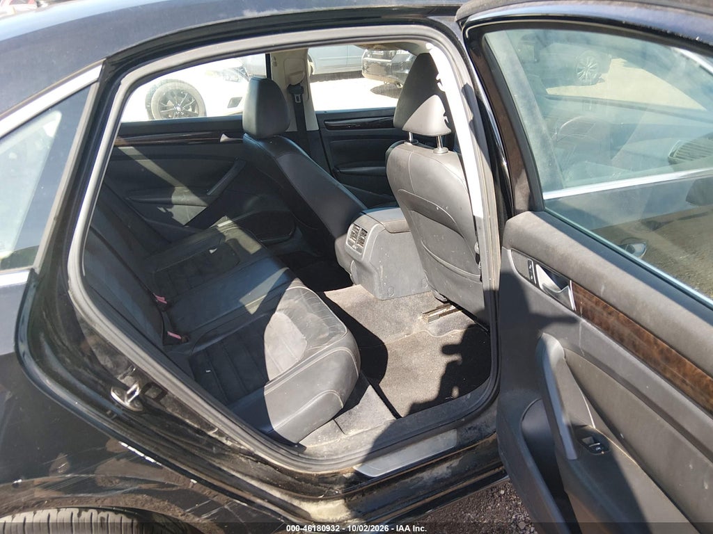 2014 Volkswagen Passat 1.8T SEL Premium photo 8
