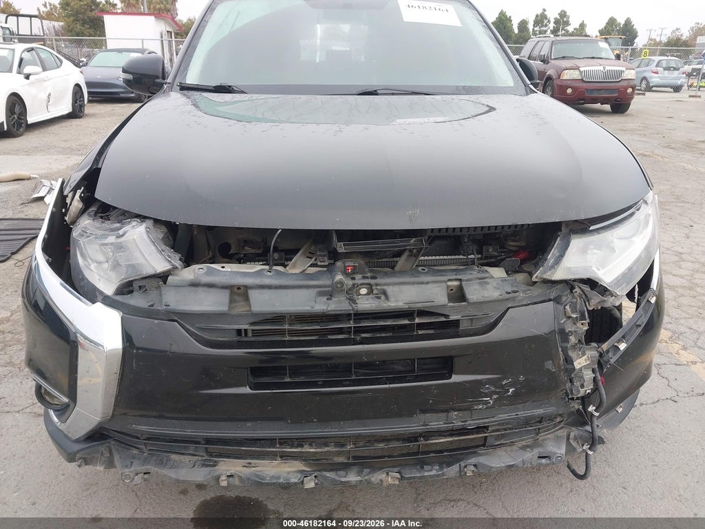 2016 Mitsubishi Outlander SE/SEL photo 6