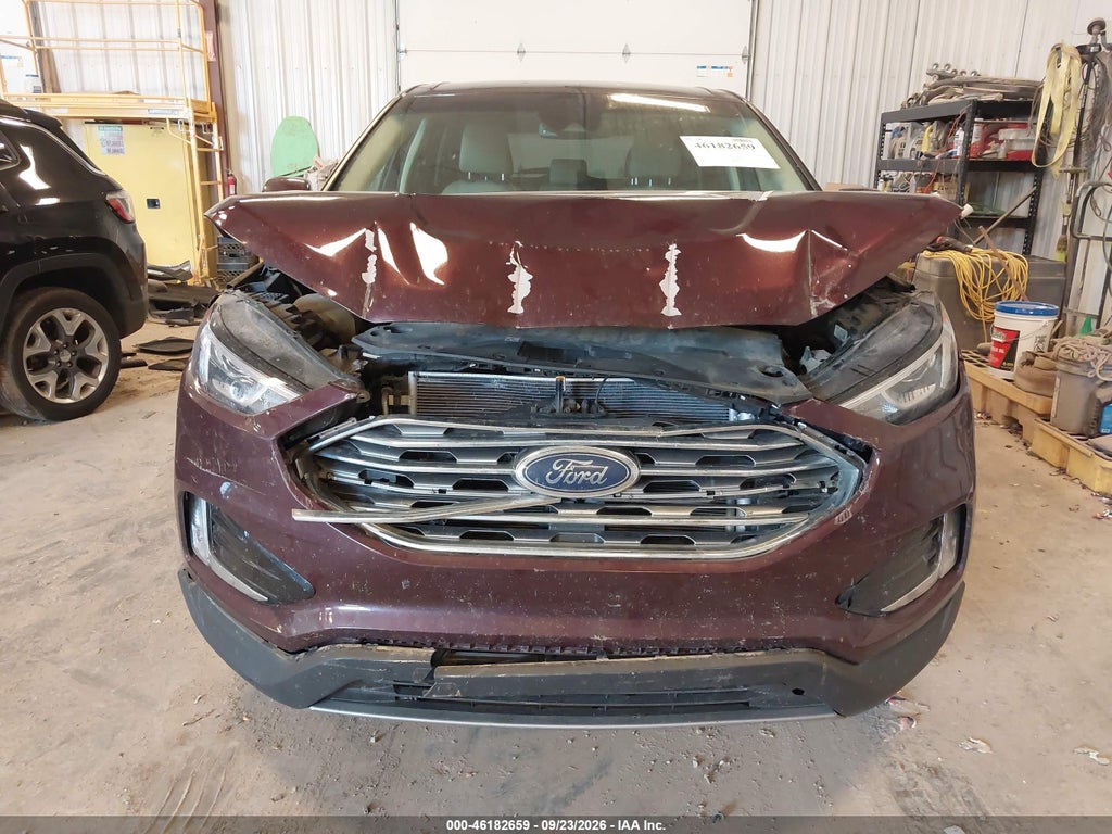 2021 Ford Edge SEL photo 6