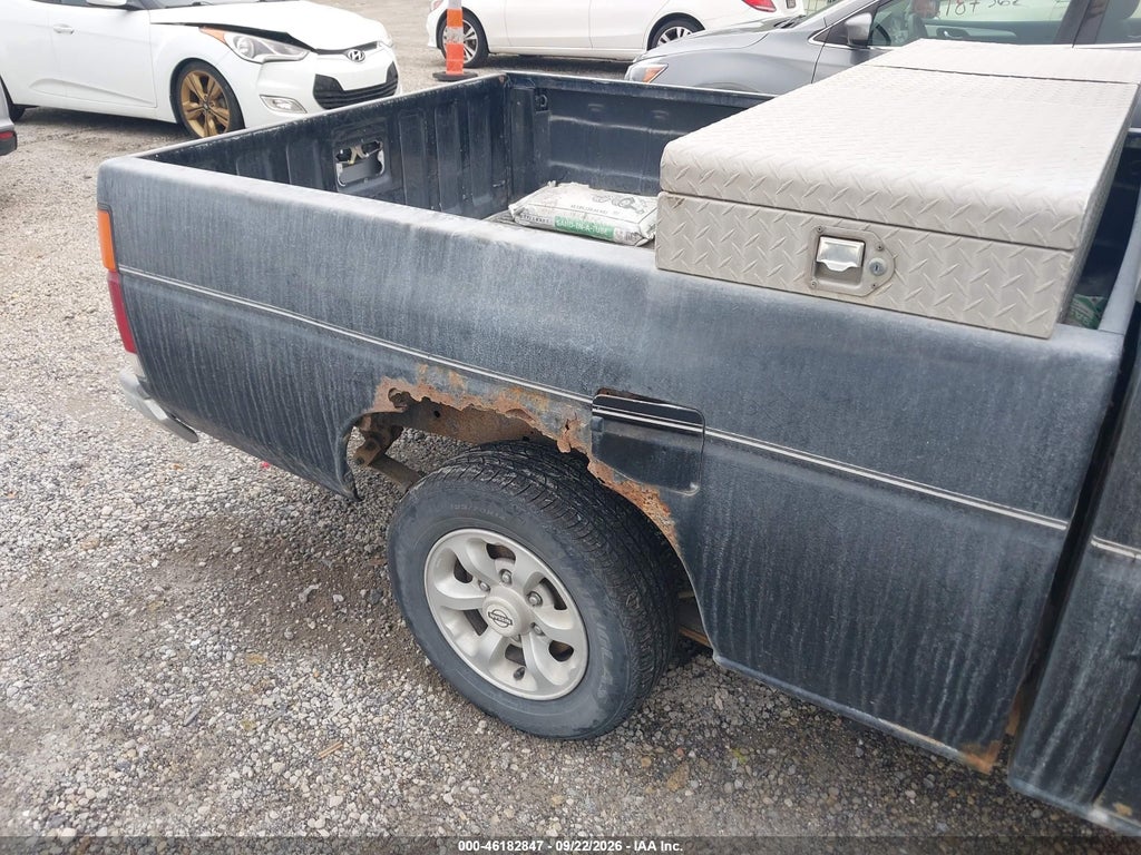 1997 Nissan 4X2 Truck XE photo 6