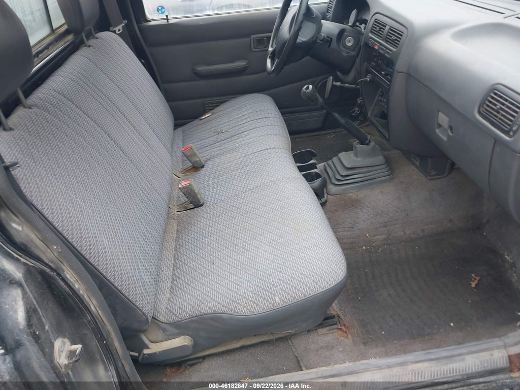 1997 Nissan 4X2 Truck XE photo 8