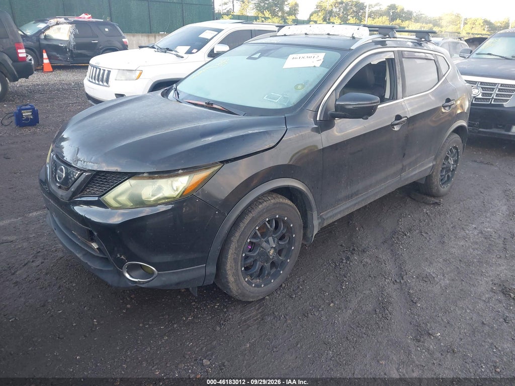 2018 Nissan Rogue Sport SL photo 2