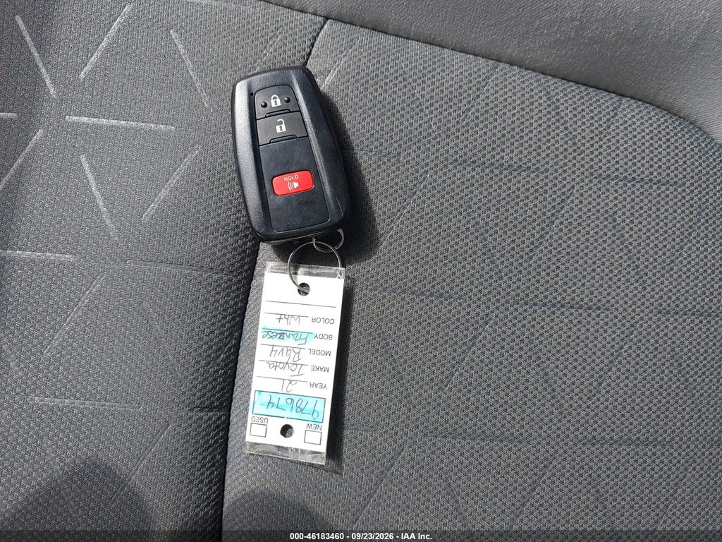 2021 Toyota RAV4 XLE photo 11