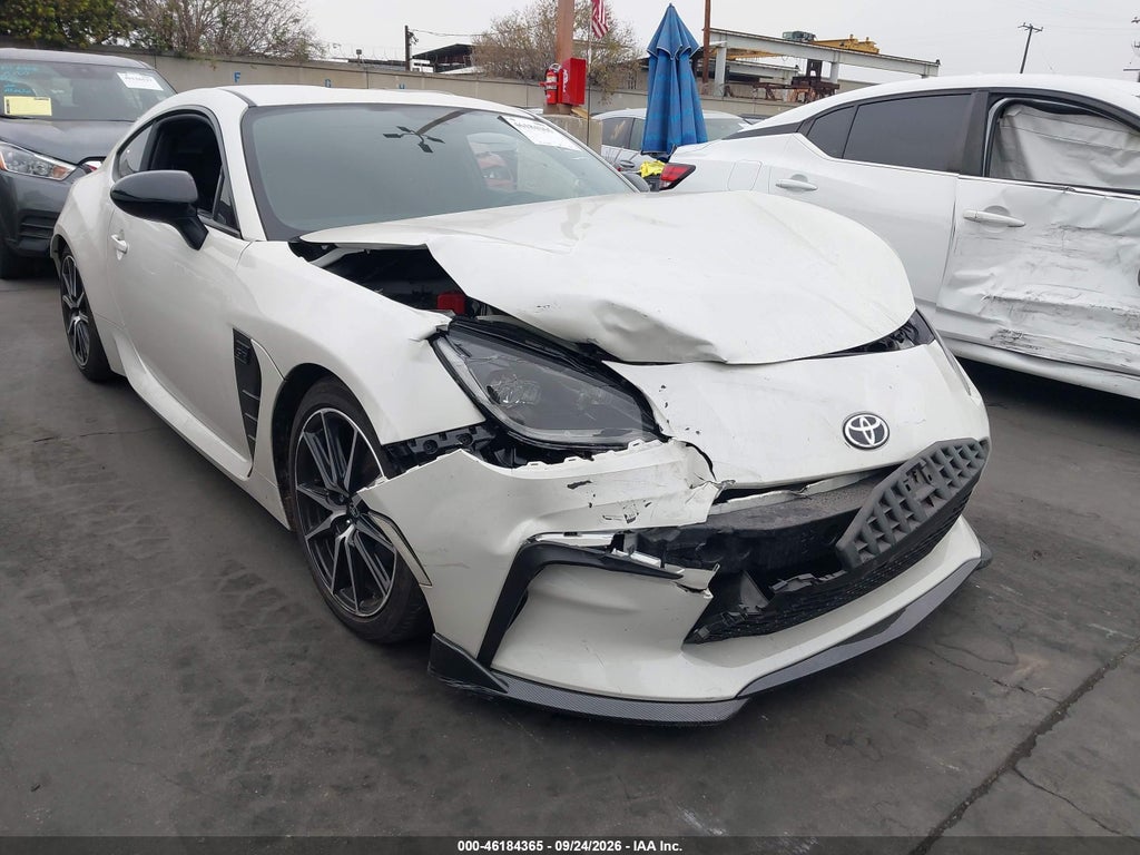 2025 Toyota GR86 photo 6